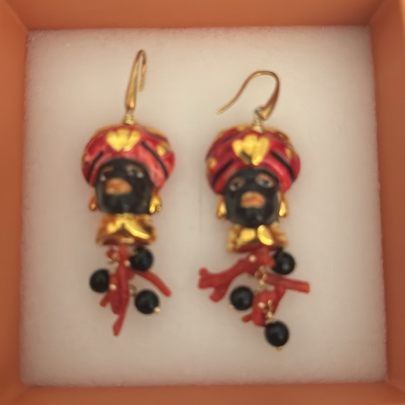 Gioielli di Sicilia post earrings with natural coral and onyx - Picture 2 of 3